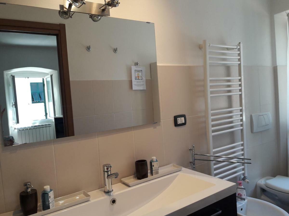 ブルニャートLa Soffitta Sul Borgoアパートメント エクステリア 写真